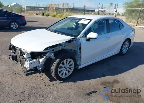2020 Toyota Camry Le из США, поврежденный, VIN 4T1C11AK3LU333656